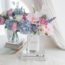 โหลดรูปภาพลงในเครื่องมือใช้ดูของ Gallery ดอกไม้แต่งบ้าน แจกันดอกไม้ประดิษฐ์ โทนสีชมพูฟ้าพาสเทล - Pastel Pink &amp; Blue XL Paris Vase

