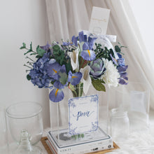 โหลดรูปภาพลงในเครื่องมือใช้ดูของ Gallery ดอกไม้แต่งบ้าน แจกันดอกไม้ประดิษฐ์ โทนสีน้ำเงินดอกไอริส - Navy Knights XL Paris Vase
