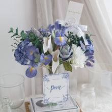 โหลดรูปภาพลงในเครื่องมือใช้ดูของ Gallery ดอกไม้แต่งบ้าน แจกันดอกไม้ประดิษฐ์ โทนสีน้ำเงินดอกไอริส - Navy Knights XL Paris Vase
