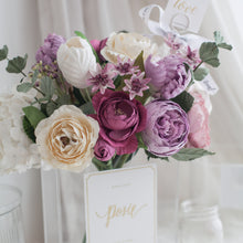 โหลดรูปภาพลงในเครื่องมือใช้ดูของ Gallery ดอกไม้แต่งบ้าน แจกันดอกไม้ประดิษฐ์ โทนสีม่วงลาเวนเดอร์ - Lavender Purple XL Paris Vase
