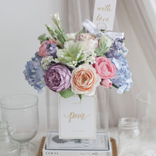 โหลดรูปภาพลงในเครื่องมือใช้ดูของ Gallery ดอกไม้แต่งบ้าน แจกันดอกไม้ประดิษฐ์ โทนสีพาสเทล - Pastel Paradise XL Paris Vase
