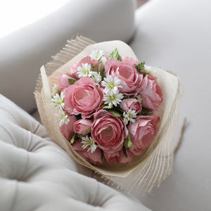 ช่อดอกไม้ประดิษฐ์วาเลนไทน์ ช่อดอกไม้แสดงความยินดี Valentines Bouquet - Janet