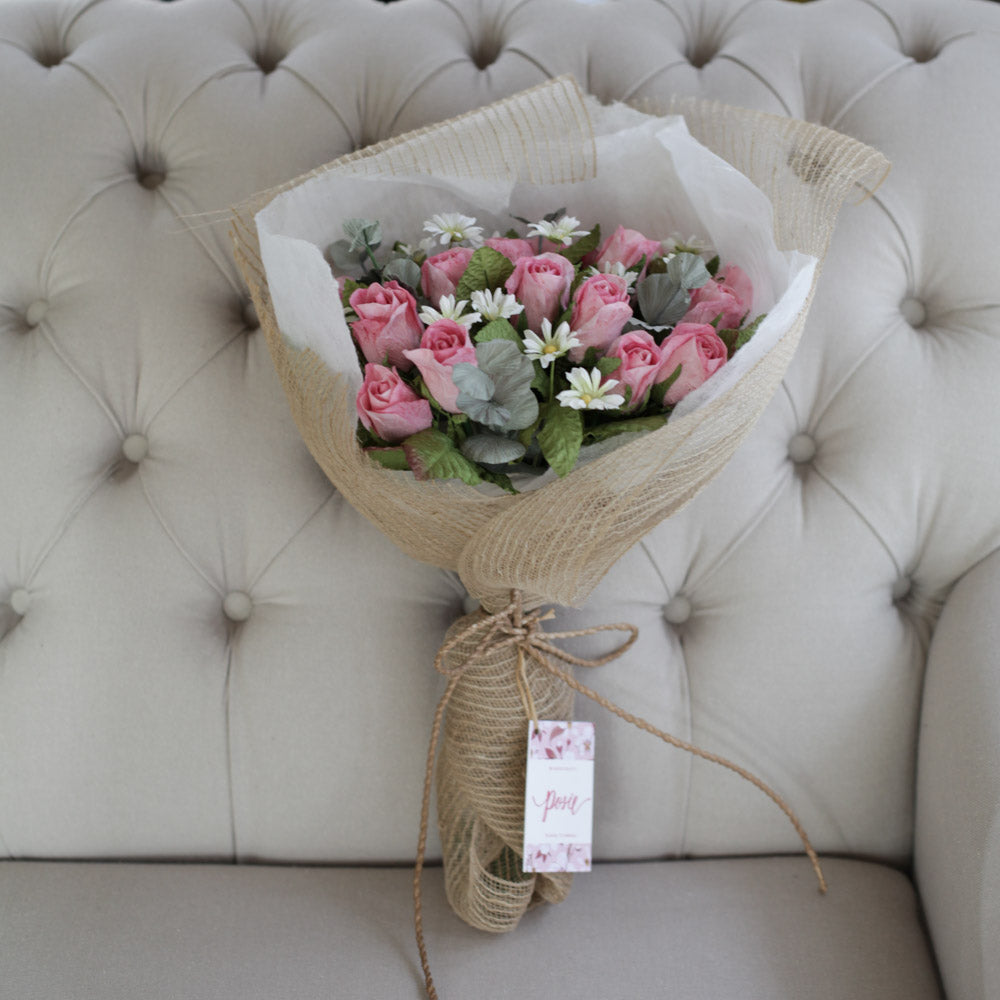 ช่อดอกไม้ประดิษฐ์วาเลนไทน์ ช่อดอกไม้แสดงความยินดี Valentines Bouquet - Paula
