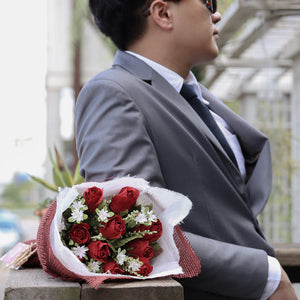 ช่อดอกไม้ประดิษฐ์วาเลนไทน์ ช่อดอกไม้แสดงความยินดี Valentines Bouquet - Crimson Red