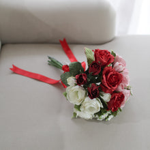 โหลดรูปภาพลงในเครื่องมือใช้ดูของ Gallery ช่อดอกไม้ประดิษฐ์วาเลนไทน์ ช่อดอกไม้แสดงความยินดี Valentines Bouquet - Red and Pink
