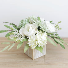 โหลดรูปภาพลงในเครื่องมือใช้ดูของ Gallery กระปุกไม้สไตล์วินเทจตกแต่งดอกไม้ประดิษฐ์ Vintage Wooden Flower Pot - White Green
