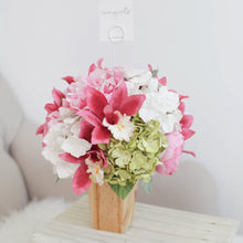 โหลดรูปภาพลงในเครื่องมือใช้ดูของ Gallery แจกันไม้สนประดับดอกไม้ดอกไม้ประดิษฐ์ Handmade Flower Vase - Hot Pink
