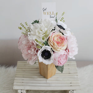 แจกันไม้สนประดับดอกไม้ดอกไม้ประดิษฐ์ Handmade Flower Vase - Blush Pink Peony