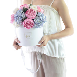 กล่องดอกไม้แสดงความยินดีขนาดใหญ่ Wonder Gift Box - Pastel Pink & Blue