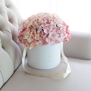 กล่องดอกไม้แสดงความยินดีขนาดใหญ่ Wonder Gift Box - Pink Candy Hydrangea