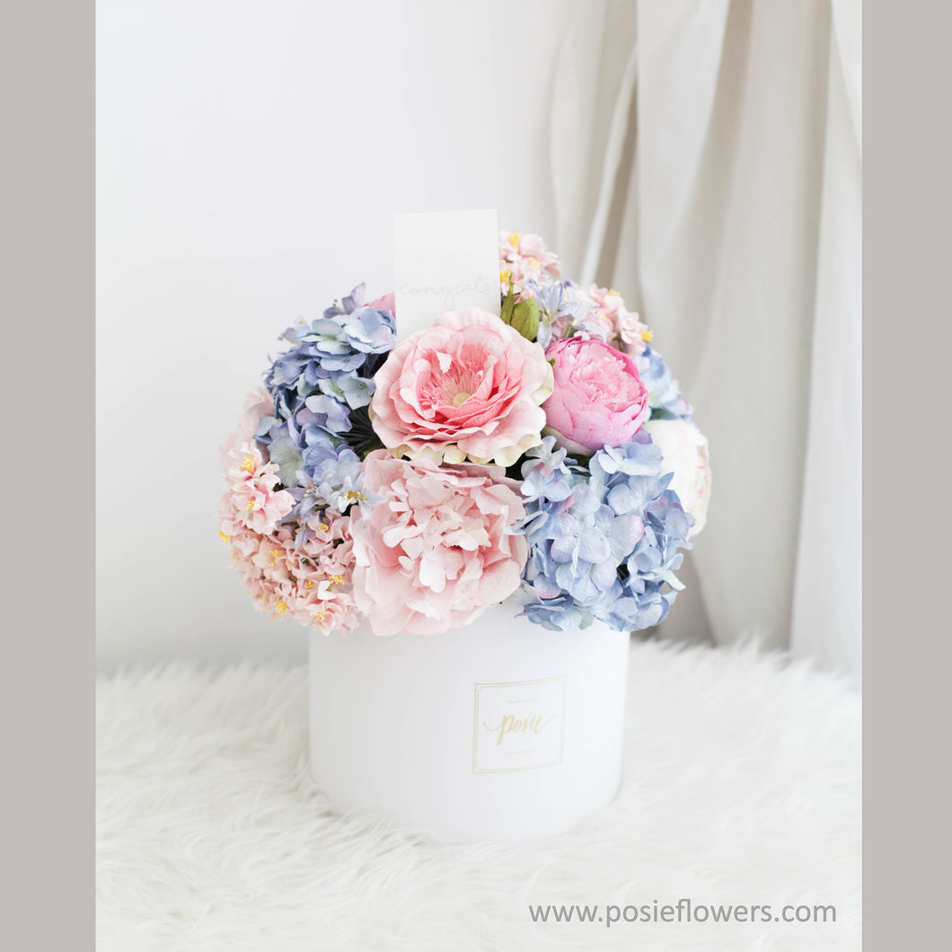 กล่องดอกไม้แสดงความยินดีขนาดใหญ่ Wonder Gift Box - Pastel Paradise