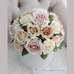 กล่องดอกไม้แสดงความยินดีขนาดใหญ่ Wonder Gift Box - Vintage Cream Rose