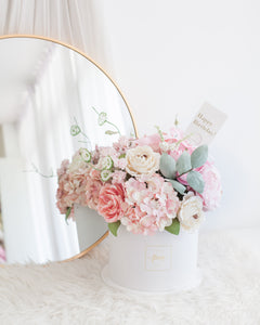 กล่องดอกไม้แสดงความยินดีขนาดใหญ่ Wonder Gift Box - Blush Pink