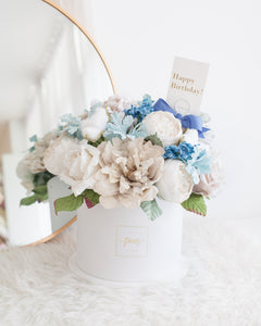 กล่องดอกไม้แสดงความยินดีขนาดใหญ่ Wonder Gift Box - Snow Frozen