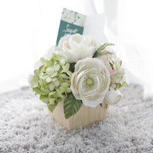 โหลดรูปภาพลงในเครื่องมือใช้ดูของ Gallery กระปุกไม้สนดอกไม้ประดิษฐ์ตกแต่งโต๊ะทำงาน Working Table Flower Pot - Pure White
