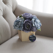 โหลดรูปภาพลงในเครื่องมือใช้ดูของ Gallery กระปุกไม้สนดอกไม้ประดิษฐ์ตกแต่งโต๊ะทำงาน Working Table Flower Pot - Blue Velvet
