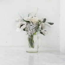 โหลดรูปภาพลงในเครื่องมือใช้ดูของ Gallery เซ็ตดอกไม้ประดับตกแต่งแจกัน Small Posie Rooms - White Winter Set
