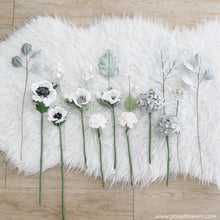 โหลดรูปภาพลงในเครื่องมือใช้ดูของ Gallery เซ็ตดอกไม้ประดับตกแต่งแจกัน Small Posie Rooms - White Winter Set
